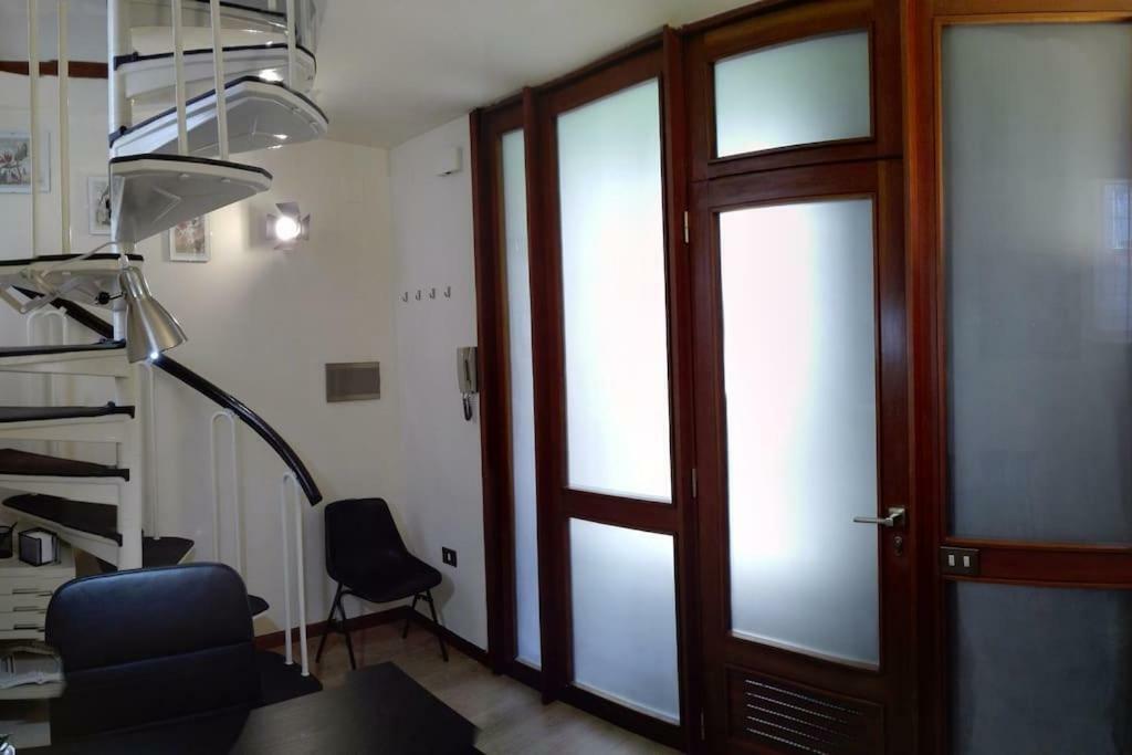 Bilocale in centro Appartamento Salerno Esterno foto