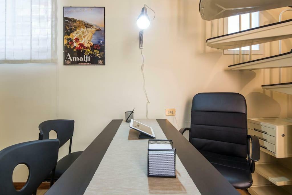 Bilocale in centro Appartamento Salerno Esterno foto